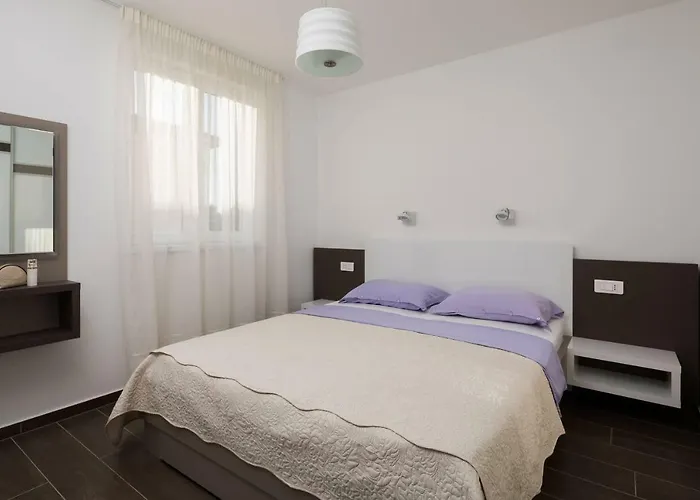 Kos D Apartment Supetar