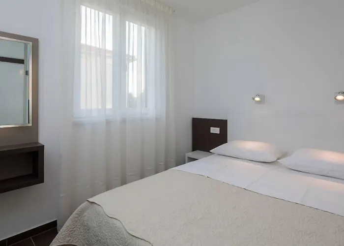 Kos D Apartment Supetar