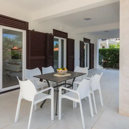 Kos D Apartman Supetar